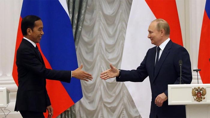 Presiden Jokowi bertemu Presiden Rusia Vladimir Putin.