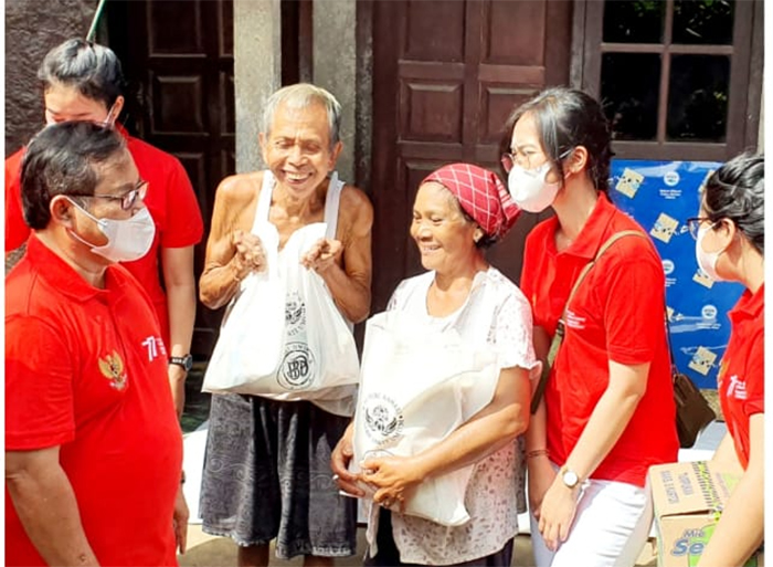 RS Puri Raharja berbagi kasih