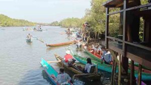 Ratusan nelayan bersiap siap mengikuti lomba