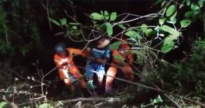 basarnas denpasar evakuasi warga jatuh ke jurang