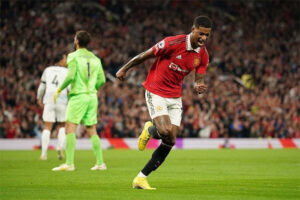 Selebrasi Marcus Rashford usai mencetak gol di laga Manchester United vs Liverpool, Premier League.