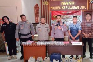 Kapolres dan Stafnya di Mapolres Kepulauan Aru.