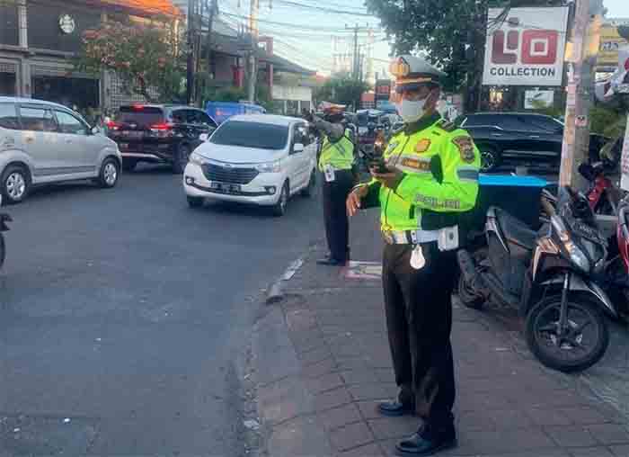 Pagi ini, Satlantas Polres Badung Atur Arus Lalu Lintas di Jalan Raya Kapal