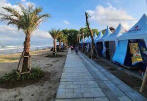 02962-Badung-Pemandangan-Pantai-Kuta
