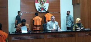 KPK-TAHAN-TERSANGKA-KASUS-SUAP-MAHKAMAH-AGUNG