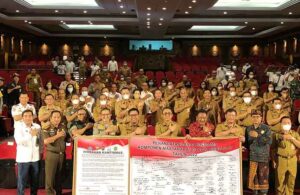 Penandatanganan imbauan kamtibmas, Senin (26/9) di Denpasar, guna menyukseskan pelaksanaan KTT G20. (M-003)
