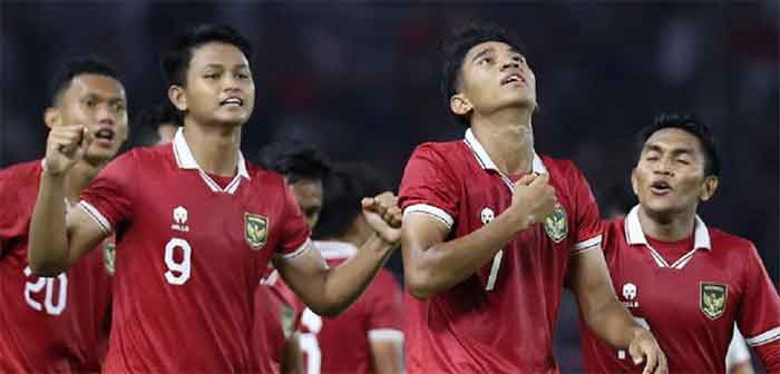 Pemain Indonesia U-20 merayakan kemenangan atas Vietnam