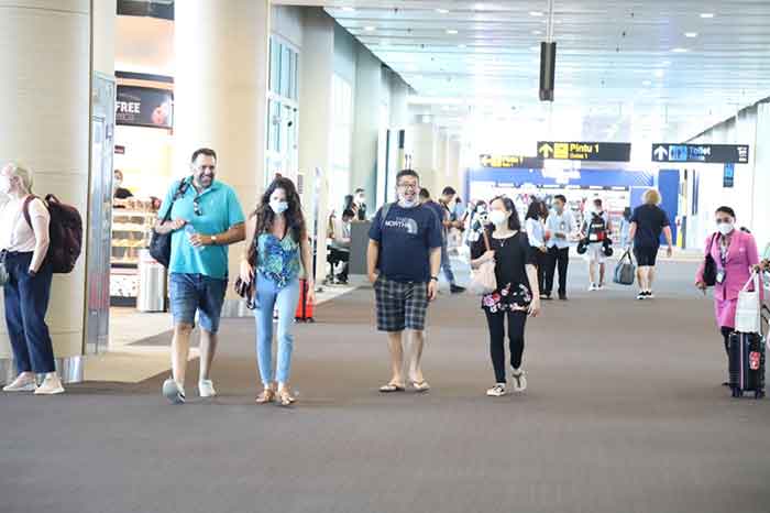 Pergerakan penumpang di bandara Ngurah Rai