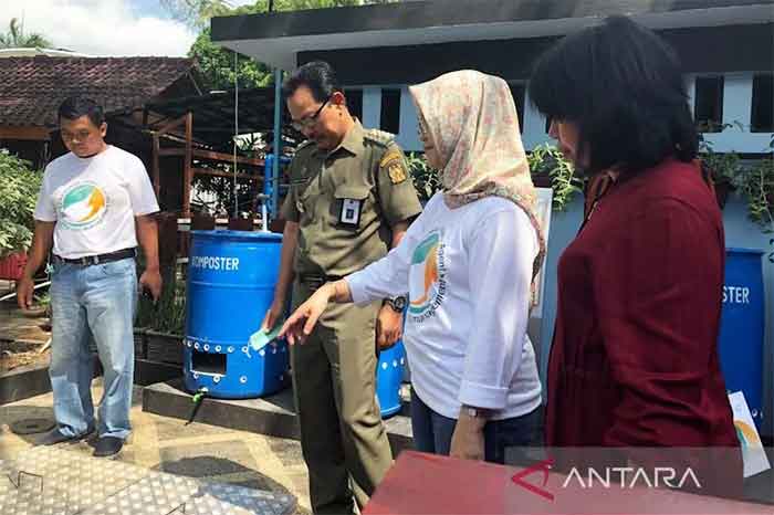 Salah satu sudut di Zona Pengolahan Sampah Mandiri Taman Pintar Yogyakarta, yaitu pengolahan sampah organik dengan metode komposter.