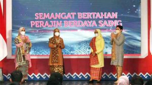 iriana-jokowi-membuka-pemeran