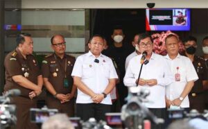 Berkas perkara Tersangka FS, Tersangka PC, Tersangka REPL, Tersangka RRW, dan Tersangka KM dinyatakan LENGKAP secara formil dan materiil (P-21).