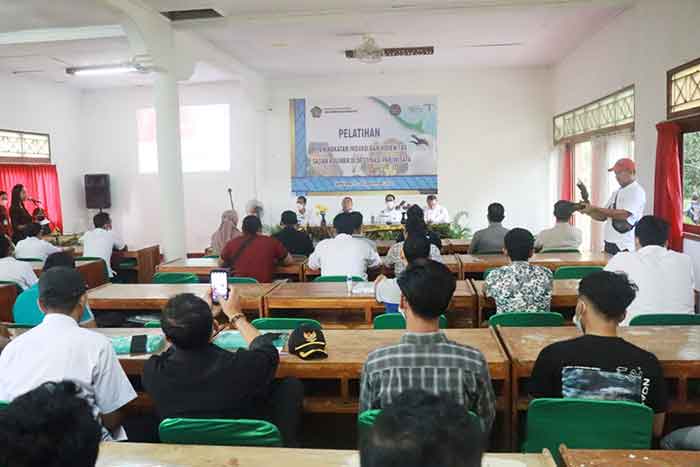 Bupati Jembana Tamba membuka pelatihan peningkatan inovasi dan higienitas sajian kuliner di Hotel Hapel, Banjar Rening, Desa Baluk, Kecamatan Negara, Rabu (14/9).