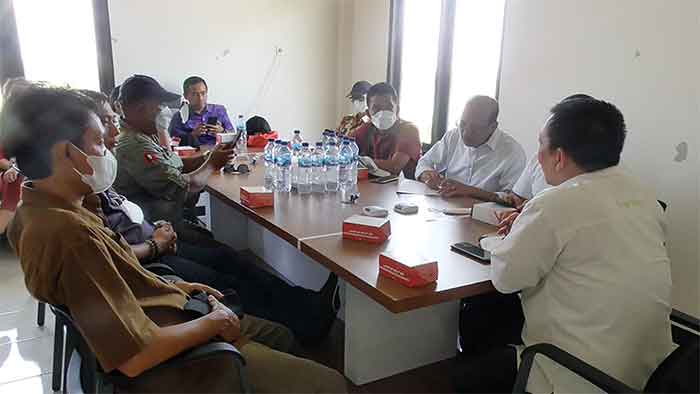 Rlombongan studi banding dari Bali diterima Kepala Bidang Pengelolaan Sampah Kabupaten Sidoarjo