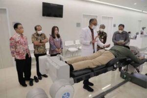 pengobatan-tulang-belakang-rs-eka-hospital