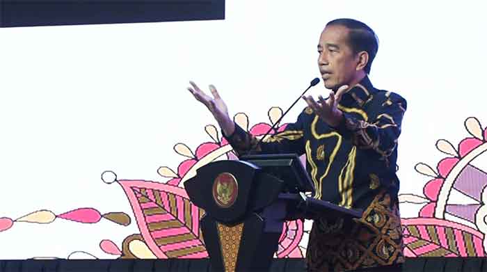 Presiden Joko Widodo memberikan pengarahan kepada seluruh menteri, kepala lembaga, kepala daerah, pimpinan Badan Usaha Milik Negara (BUMN), panglima daerah militer, kepala kepolisian daerah, dan kepala kejaksaan tinggi di Jakarta Convention Center