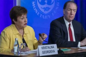 Direktur-Pelaksana-IMF-Kristalina-Georgieva-dan-Presiden-Bank-Dunia-David-Malpass-mengumumkan-program-bantuan-COVID-19-pada-konferensi-pers-di-Washington