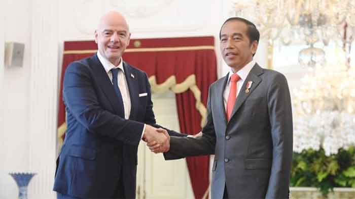Presiden Jokowi bertemu dengan Presiden FIFA