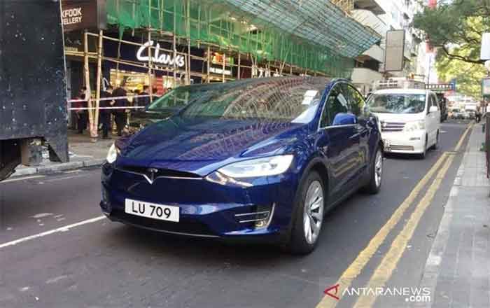 Mobil listrik Tesla Model X.