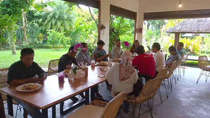 Suasana diskusi ME KAHMI Bali bersama Wayan Geredeg