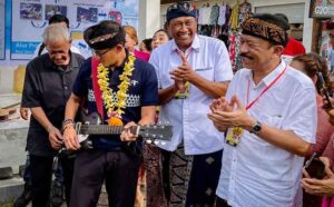 enparekraf Apresiasi Festival Pantai Jerman Geliatkan Komunitas Kembangkan Wisata Pesisir. (Foto: ist)