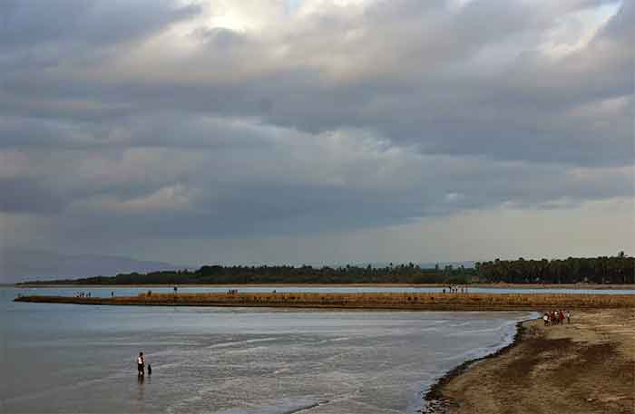 Pantai Batu Nona NTT