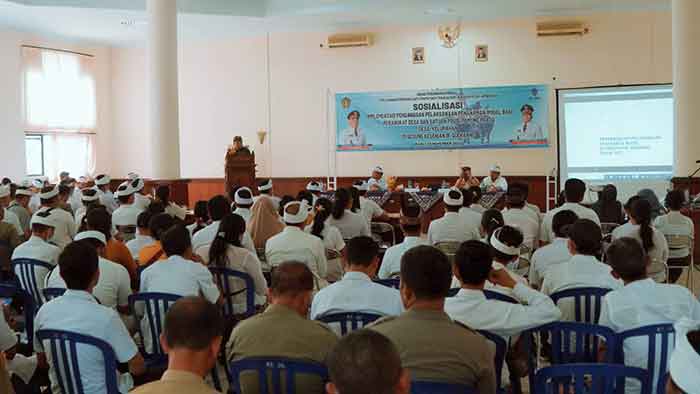 Bupati Jembrana I Nengah Tamba membuka acara sosialisasi edukasi pengawasan investasi, Rabu (23/11) di Gedung Kesenian Ir. Soekarno Kabupaten Jembrana.