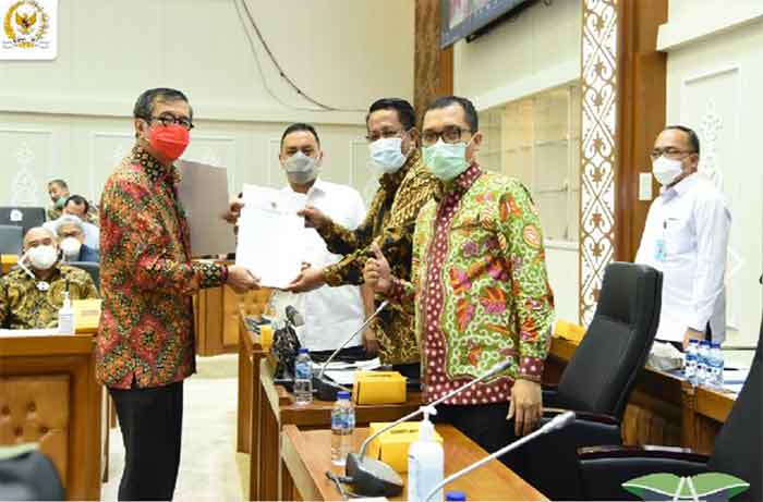 Rapat Kerja dengan Menteri Hukum dan HAM dan DPD RI.