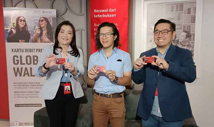 Bank OCBC NISP menghadirkan Global Wallet, fitur terbaru yang tersedia pada Kartu Debit Mastercard. Dengan kartu debit Global Wallet, nasabah NYALA OCBC NISP dan Premier Banking OCBC NISP dapat melakukan tarik tunai di ATM luar negeri serta bertransaksi belanja di berbagai negara dengan 11 mata uang asing.