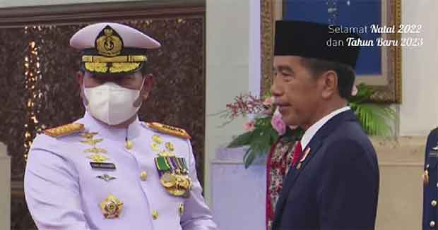 Presiden Jokowi melantik Panglima TNI Laksamana Yudo Margono.
