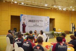 Kepala Pelaksana BPBD Provinsi Bali I Made Rentin saat membacakan sambutan Gubernur Bali dalam Pembukaan Festival Nasional Relawan Kesehatan dan Public Safety Center 119 di Denpasar, Selasa (6/12/2022).