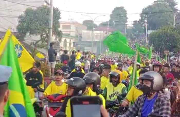 Ratusa pendukung Timnas Brasil di Kota Ambon, turun ke Jalan merayakan kemenangan tim kesayangan mereka.