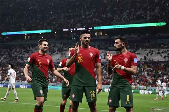 Pemain Portugal melakukan selebrasi dalam laga 16 besar Piala Dunia 2022 melawan Swiss di Lusail Stadium, Lusail, Doha pada 7 Desember 2022.