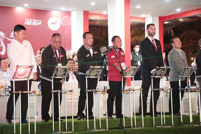 Menteri Pemuda dan Olahraga Republik Indonesia (Menpora RI) Zainudin Amali membuka Kejuaraan Dunia Esports ke-14 tahun 2022 di Merusaka Nusa Dua, Kabupaten Badung, Bali (2/12) malam. Menpora Amali sangat mengapresiasi kejuaraan dunia esport yang diselenggarakan Pengurus Besar Esports Indonesia (PBESI).