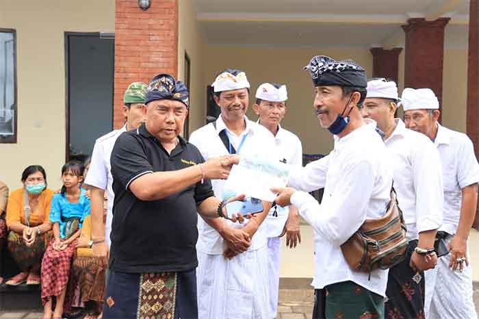 Bupati I Nengah Tamba menghadiri pengabenan perdana di Krematorium Bahagia Pekutatan,Kamis, (26/1).