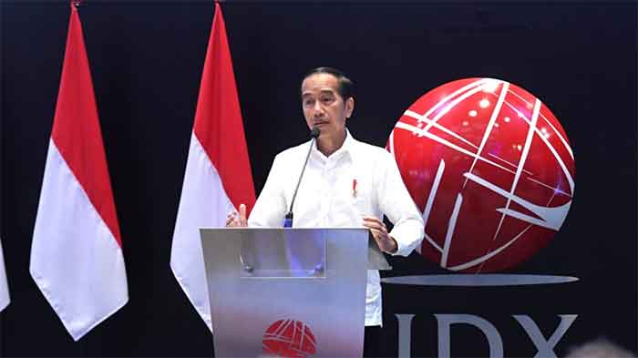 Presiden Joko Widodo meresmikan pembukaan perdagangan Bursa Efek Indonesia (BEI) Tahun 2023 di Gedung Bursa Efek Indonesia, Jakarta, pada Senin, 2 Januari 2023.