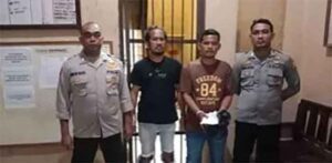 Pelaku Utama bentrok di Kota Tual di tangkap polisi. Pelaku memakai kos coklat bertulisan 84.