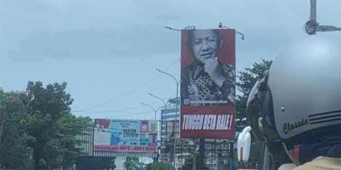 Billboard Anas Urbaningrum.