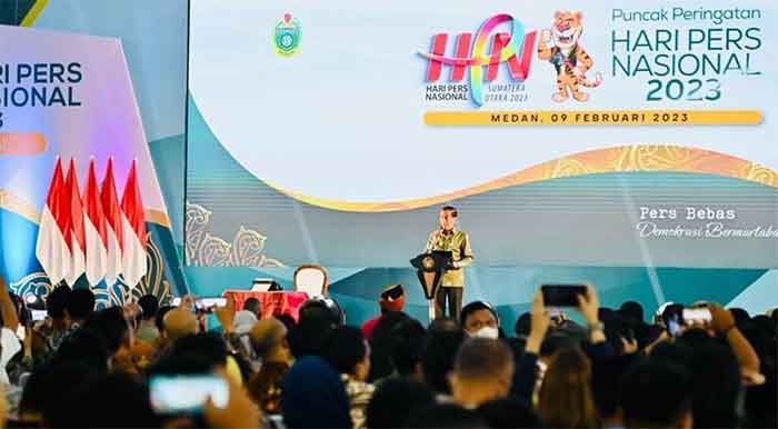 Presiden Jokowi menyampaikan sambutan pada Puncak Peringatan Hari Pers Nasional Tahun 2023 di Gedung Serbaguna Pemerintah Provinsi Sumatra Utara, Kamis (9/2/2023).