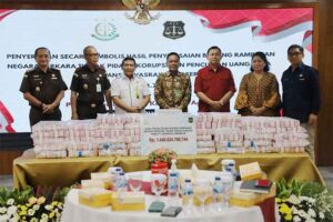 Acara penyetoran barang rampasan negara dari perkara korupsi dan pencucian uang di PT Asuransi Jiwasraya oleh Pusat Pemulihan Aset Kejagung RI kepada Kas Negara, Rabu (1/2/2023)