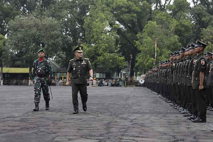 Sebanyak 165 Mantan Siswa Secaba Rindam VBrawijaya Resmi dilantik Berpangkat Sersan Dua.