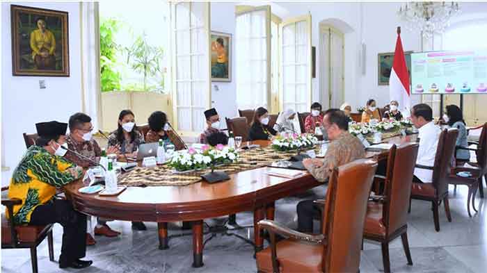 Presiden Joko Widodo menerima Komisi Nasional Anti Kekerasan Terhadap Perempuan (Komnas Perempuan) di Istana Kepresidenan Bogor, Kota Bogor, Provinsi Jawa Barat, Senin, 27 Februari 2023.
