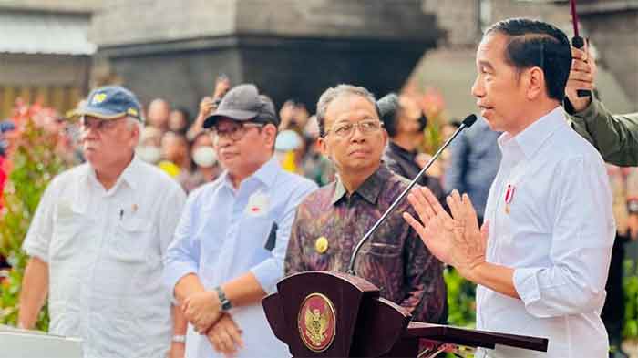 Presiden Joko Widodo meresmikan Pasar Seni Sukawati di Kabupaten Gianyar, pada Rabu, 1 Februari 2023.