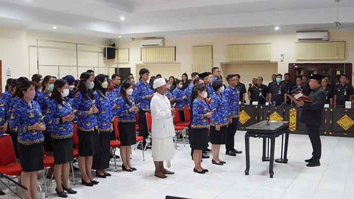 Suasana Pelantikan ASN yang digelar pada Rabu (1/3) di Ruang Rapat Lt II Jimbarwana, Jembrana Bali. (Foto: M-011)