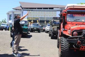 Rombongan offroader dilepas langsung Bupati Jembrana I Nengah Tamba, Jumat (10/3).