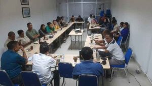 Suasana acara FGD bertajuk ‘Bali Darurat Sampah’ yang digelar oleh Jaringan Jurnalis Peduli Sampah (J2PS) di Denpasar, Kamis (16/3/2023). (Foto: M-011)