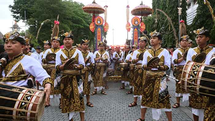 Suasana Kirab menyambut Hari Raya Nyepi di Kota Surakarta