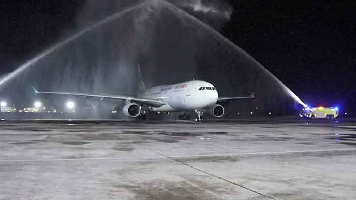 Kedatangan maskapai Eastern Airlines yang mendarat di Bandara Ngurah Rai