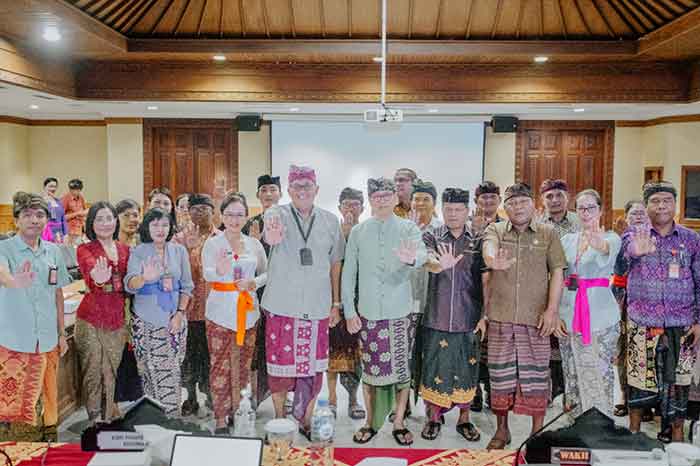 Wakil Bupati Badung Ketut Suiasa memberikan pengarahan pada acara Rembuk Stunting di Badung, Kamis (27/4/2023). (Foto: Istimewa)
