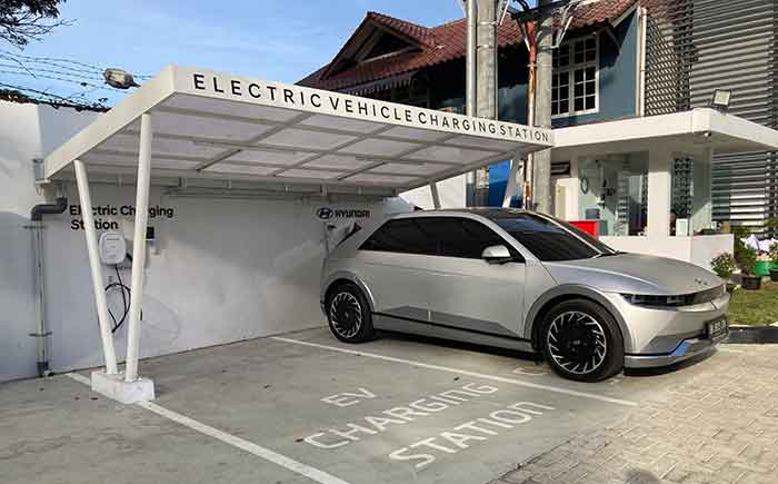 Charging Station Hyundai Yos Sudarso di Medan