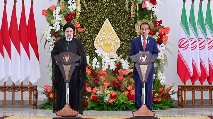 Presiden Joko Widodo dan Presiden Republik Islam Iran, Seyyed Ebrahim Raisi, menyampaikan pernyataan pers bersama di Istana Kepresidenan Bogor, Provinsi Jawa Barat, Selasa (23/5/2023). (Foto: BPMI Setpres/Laily Rachev)